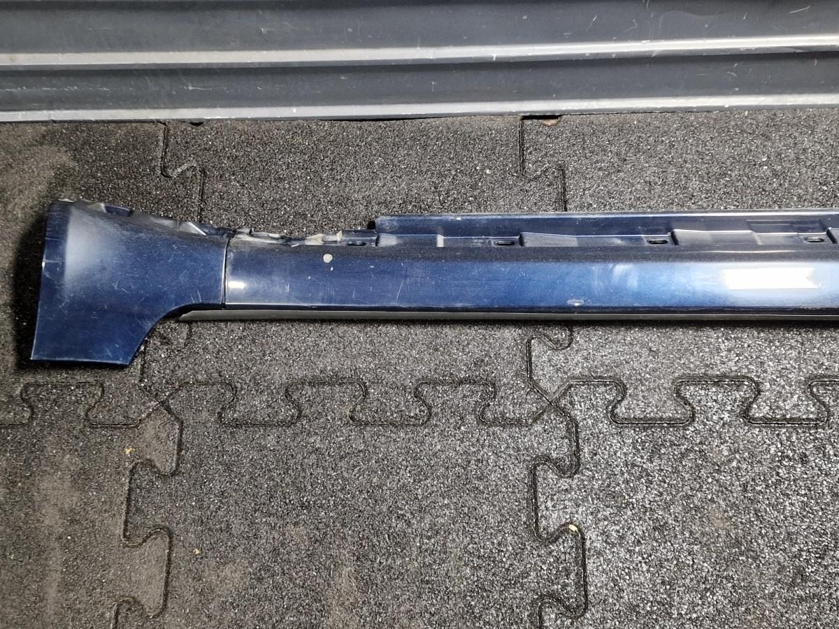 Prag stanga AUDI A4 III Avant 8ED, B7 2004 - 2008 albastru LZ5J 8E0853859