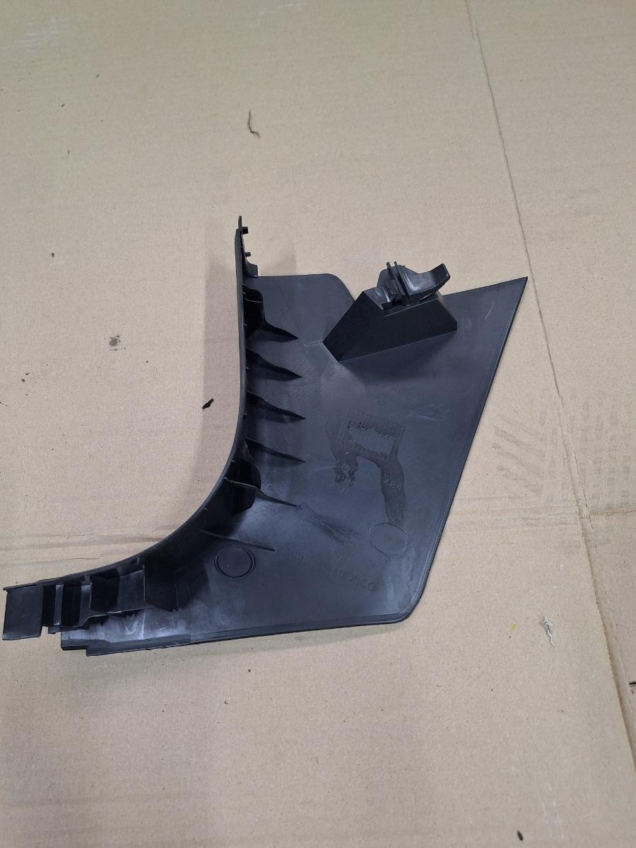 Alte elemente decorative praguri/stalpi dreapta VOLKSWAGEN JETTA IV 162, 163, AV3, AV2 2009 -> 1.2 TSI CBZB 5C7863484
