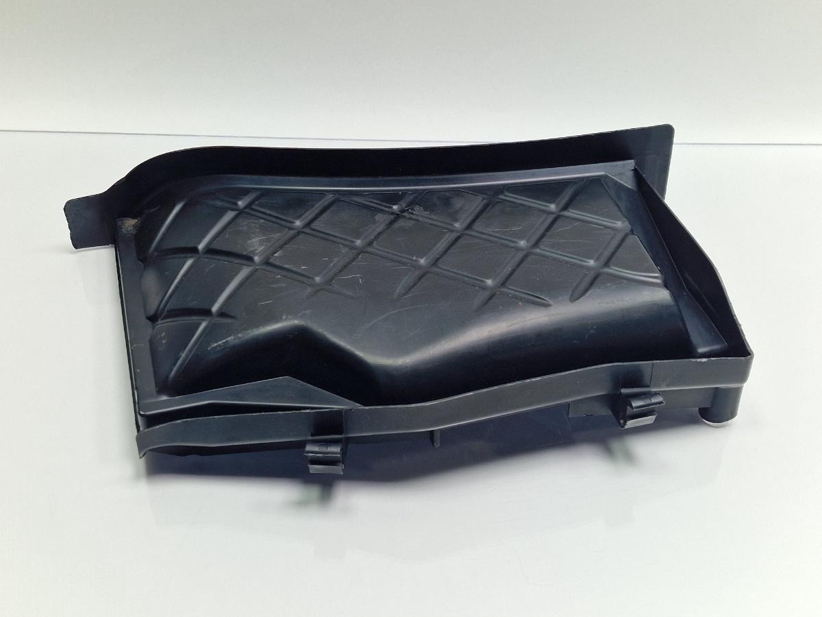 Capac filtru polen AUDI A4 III Avant 8ED, B7 2004 - 2008 2.5 TDI BDG 8E1819979A