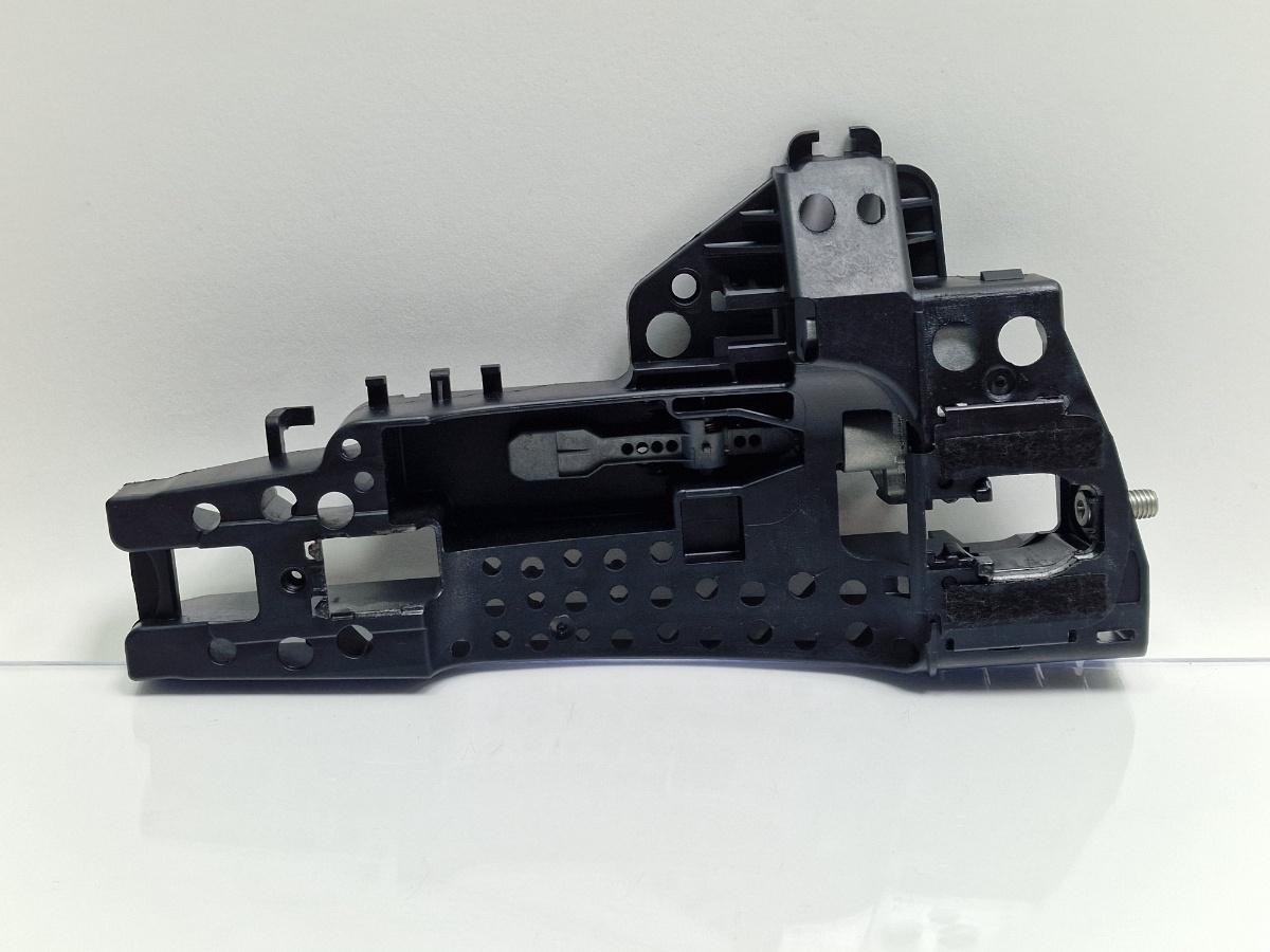 Suport maner exterior usa dreapta AUDI A6 IV Avant 4G5, C7, 4GD 2011 - 2018 2.0 TDI CSUD, DDCB 4H0837886