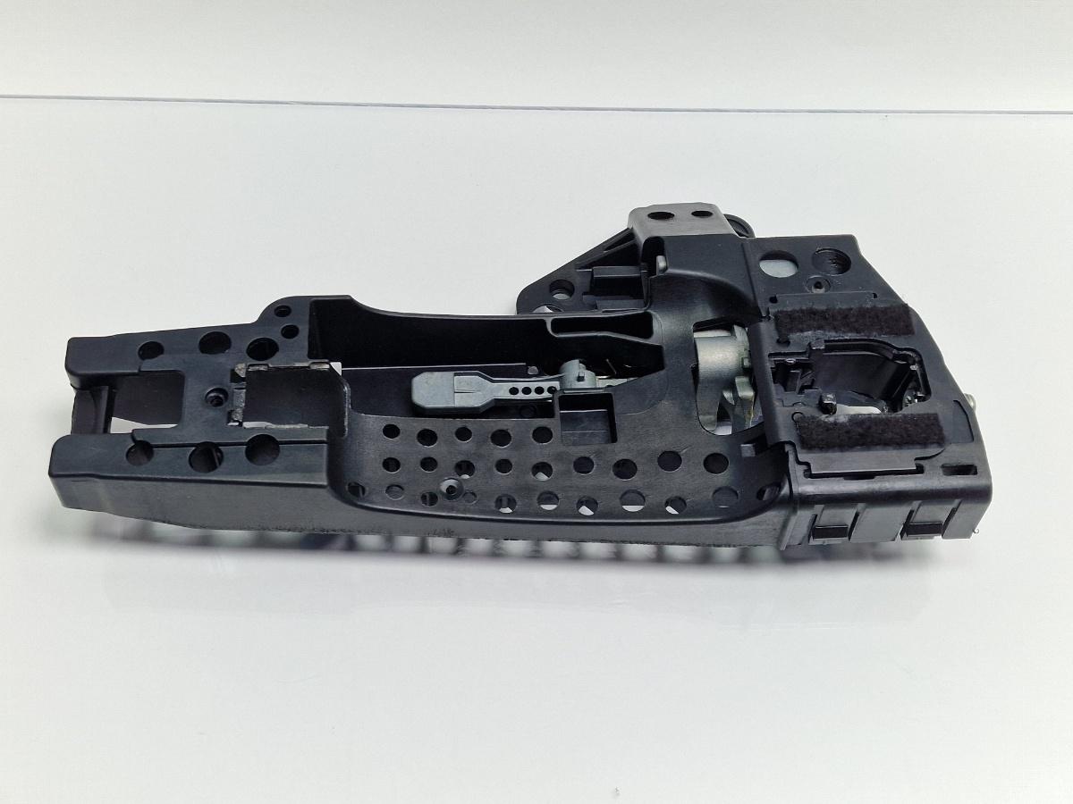 Suport maner exterior usa dreapta AUDI A6 IV Avant 4G5, C7, 4GD 2011 - 2018 2.0 TDI CSUD, DDCB 4H0837886