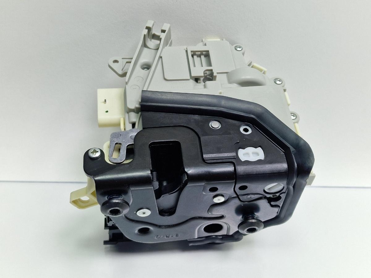 Broasca usa dreapta fata AUDI A6 IV Avant 4G5, C7, 4GD 2011 - 2018 2.0 TDI CSUD, DDCB 8J1837016E