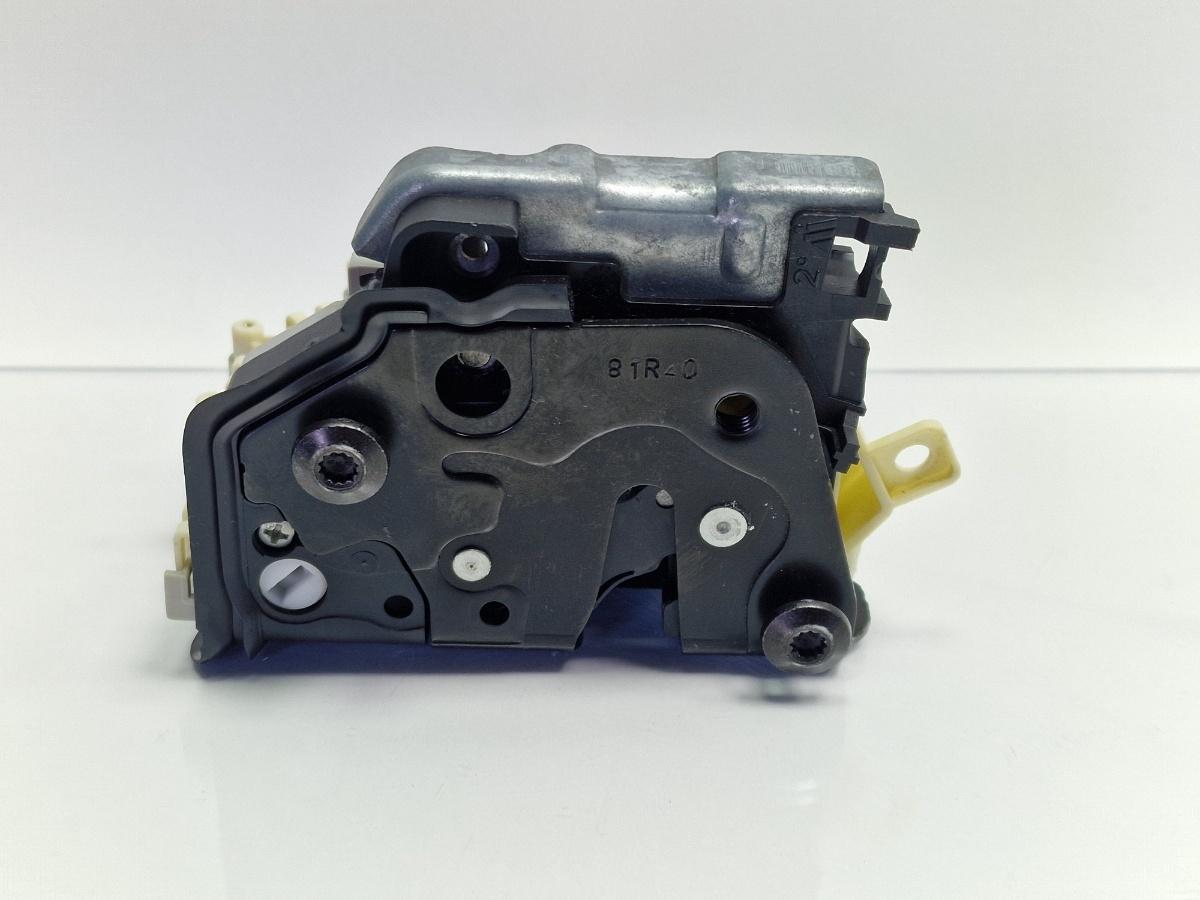 Broasca usa dreapta fata AUDI A6 IV Avant 4G5, C7, 4GD 2011 - 2018 2.0 TDI CSUD, DDCB 8J1837016E