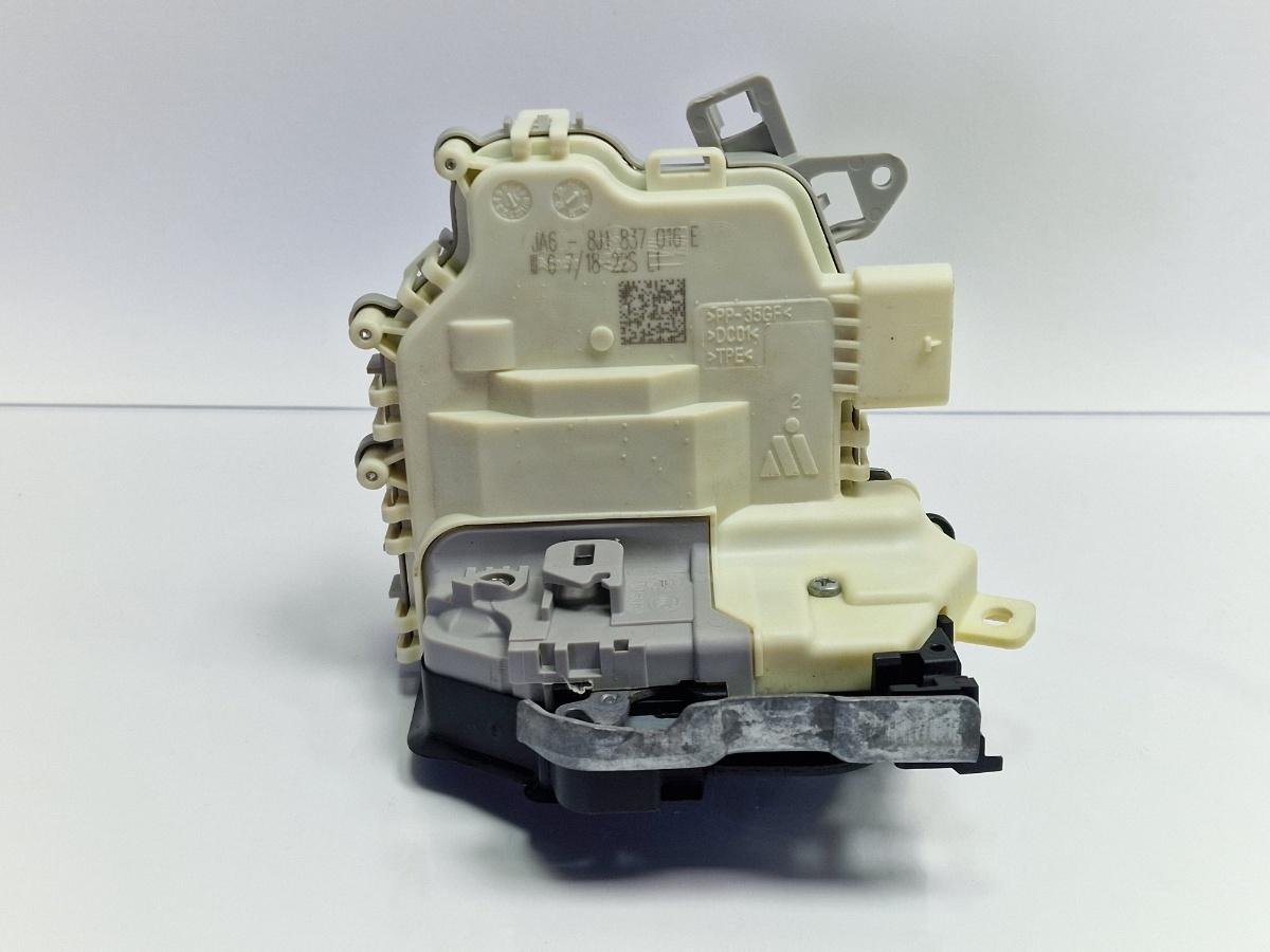 Broasca usa dreapta fata AUDI A6 IV Avant 4G5, C7, 4GD 2011 - 2018 2.0 TDI CSUD, DDCB 8J1837016E