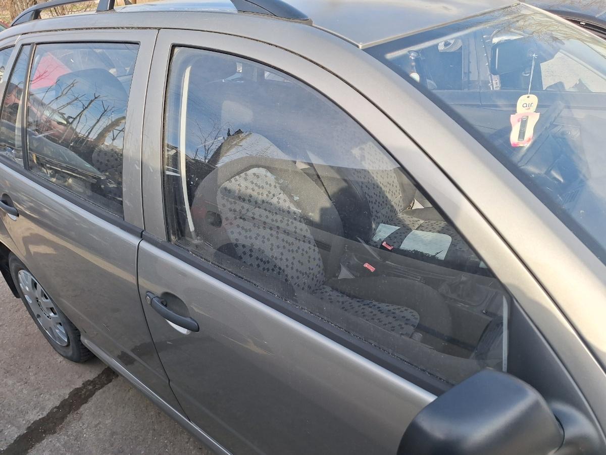 Geam portiera fata dreapta SKODA FABIA Combi 6Y5 2000 - 2007 1.2 1.2 1.2 AZQ, BME