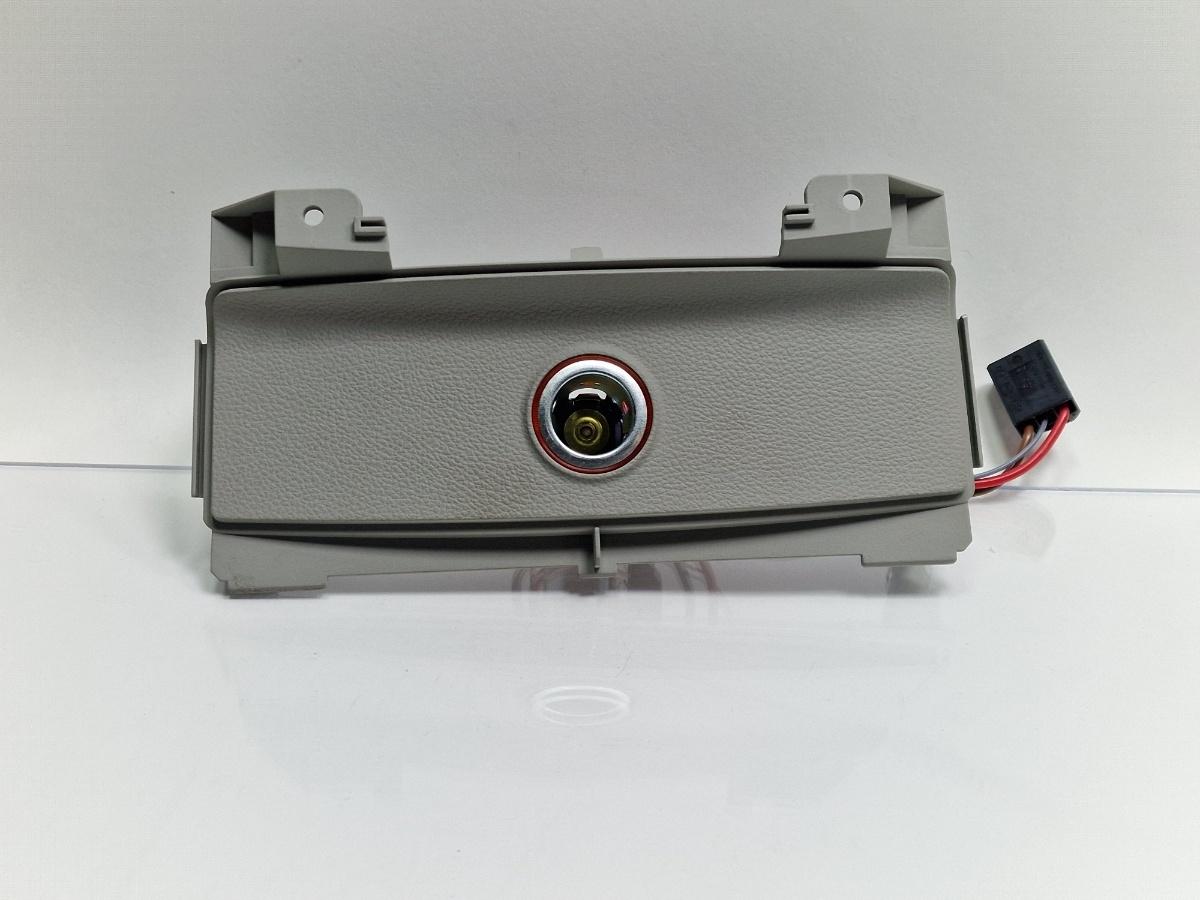 Priza bricheta 12 V spate AUDI A6 IV Avant 4G5, C7, 4GD 2011 - 2018 2.0 TDI CSUD, DDCB 4G0919180A