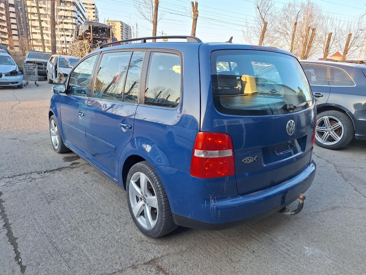 Dezmembrez VOLKSWAGEN TOURAN 1T1, 1T2 2004 2.0 TDI 16V BKD 103KW|140HP