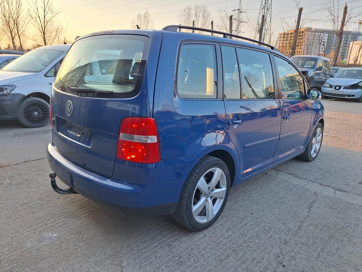Dezmembrez VOLKSWAGEN TOURAN 1T1, 1T2 2004 2.0 TDI 16V BKD 103KW|140HP
