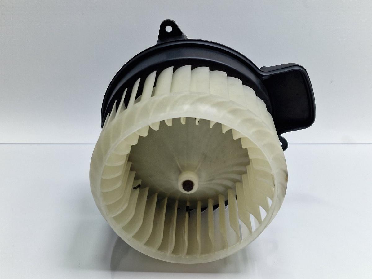 Ventilator aeroterma AUDI A6 IV Avant 4G5, C7, 4GD 2011 - 2018 2.0 TDI CSUD, DDCB Denso 4H1820021C