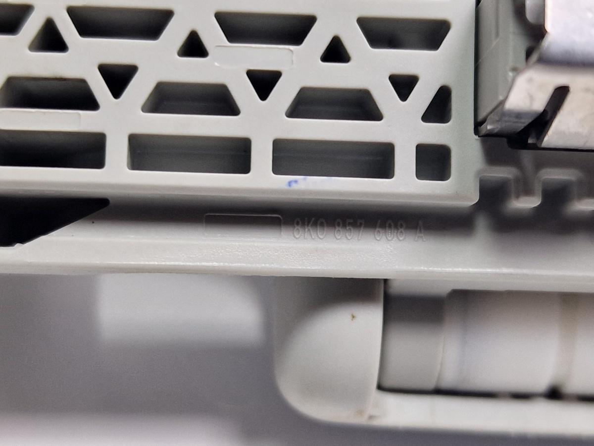 Maner plafon dreapta spate AUDI A6 IV Avant 4G5, C7, 4GD 2011 - 2018 2.0 TDI CSUD, DDCB 8K0857608A