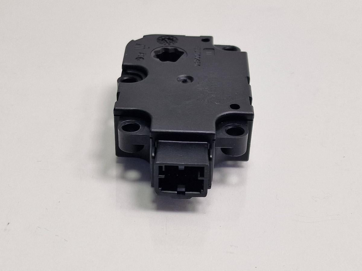 Motoras clapeta aeroterma AUDI A6 IV Avant 4G5, C7, 4GD 2011 - 2018 2.0 TDI CSUD, DDCB Denso CZ1139301640