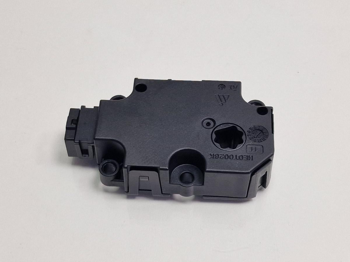 Motoras clapeta aeroterma AUDI A6 IV Avant 4G5, C7, 4GD 2011 - 2018 2.0 TDI CSUD, DDCB Denso CZ1139301640
