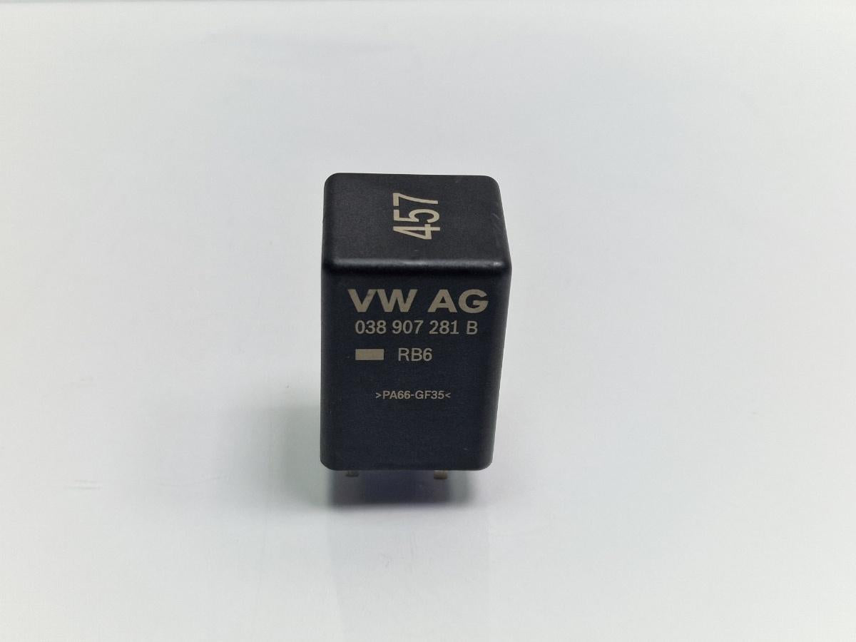 Releu preincalzire bujii incandescente AUDI A6 IV Avant 4G5, C7, 4GD 2011 - 2018 2.0 TDI CSUD, DDCB BOSCH 0281003032 038907281B