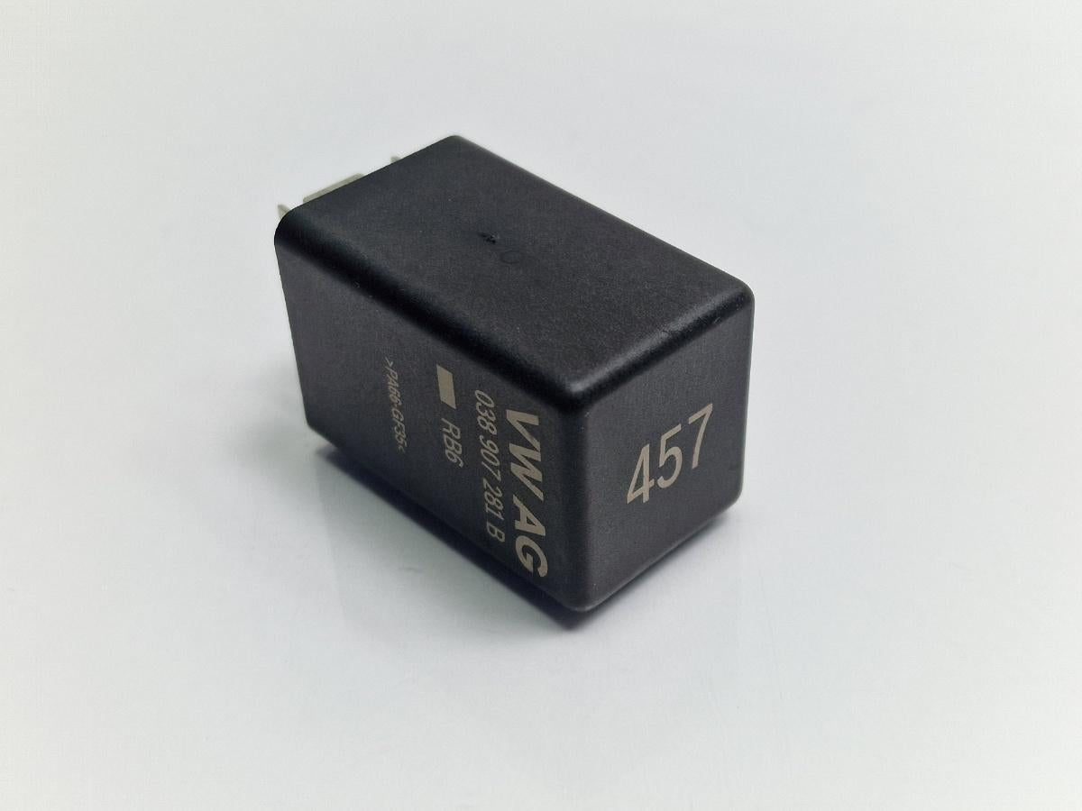 Releu preincalzire bujii incandescente AUDI A6 IV Avant 4G5, C7, 4GD 2011 - 2018 2.0 TDI CSUD, DDCB BOSCH 0281003032 038907281B