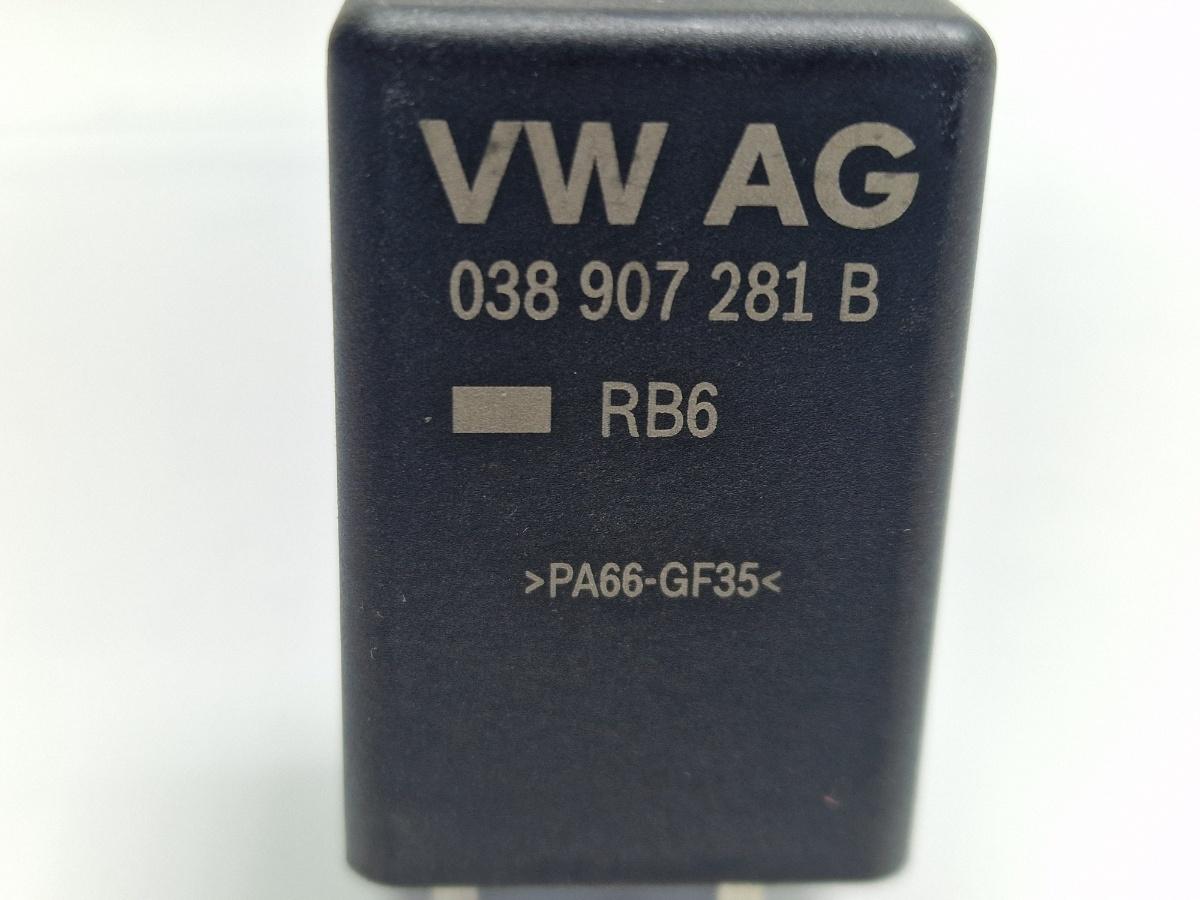 Releu preincalzire bujii incandescente AUDI A6 IV Avant 4G5, C7, 4GD 2011 - 2018 2.0 TDI CSUD, DDCB BOSCH 0281003032 038907281B