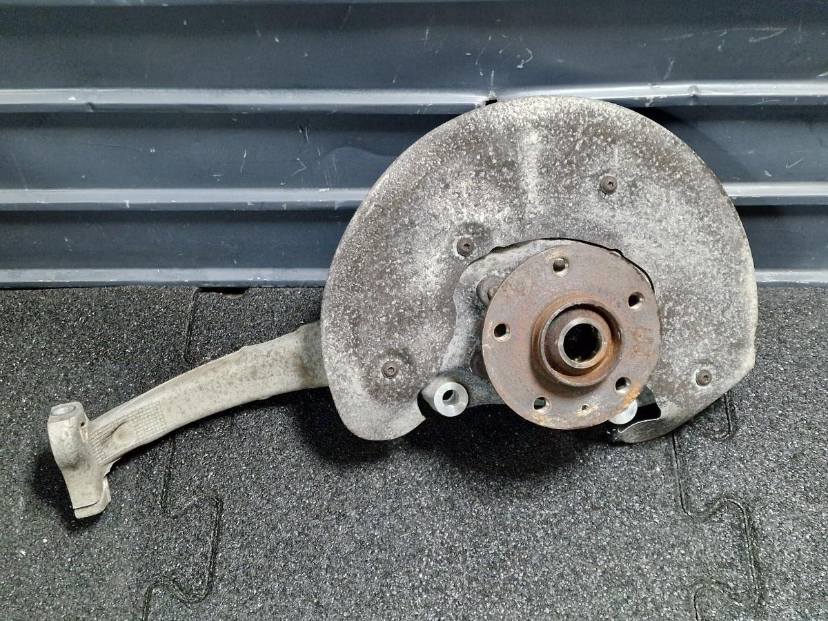 Fuzeta dreapta fata AUDI A6 IV Avant 4G5, C7, 4GD 2011 - 2018 2.0 TDI CSUD, DDCB 4G0407242D