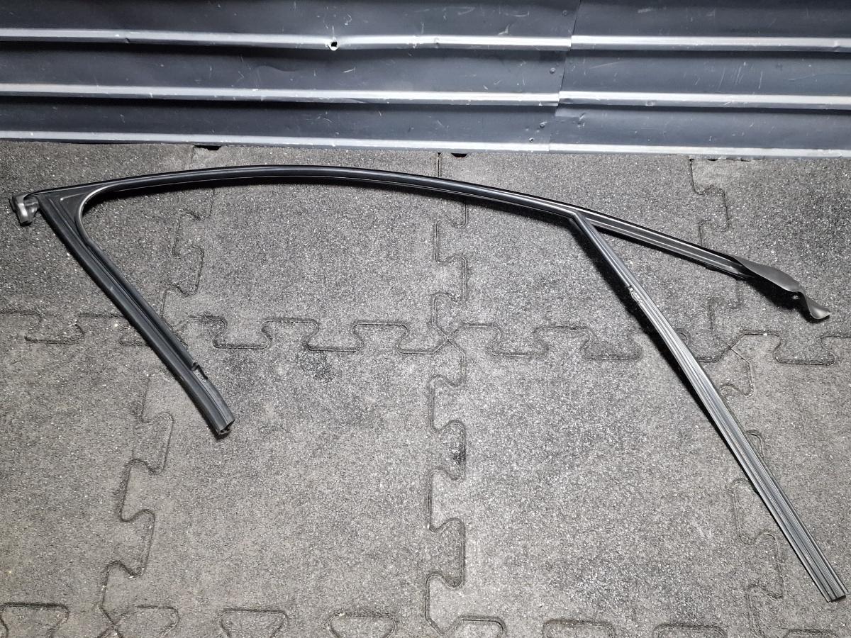 Cheder geam usa stanga fata AUDI A6 IV Avant 4G5, C7, 4GD 2011 - 2018 2.0 TDI CSUD, DDCB 4G0837431