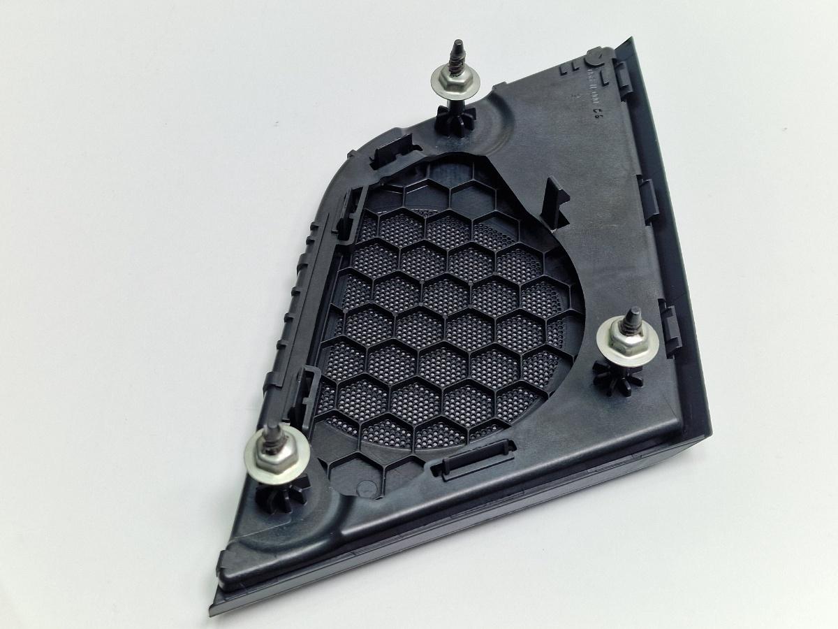 Grila difuzor bord stanga AUDI A4 IV Avant 8K5, B8 2007 - 2015 2.0 TDI CJCD, CMFB, CSUA 06611000