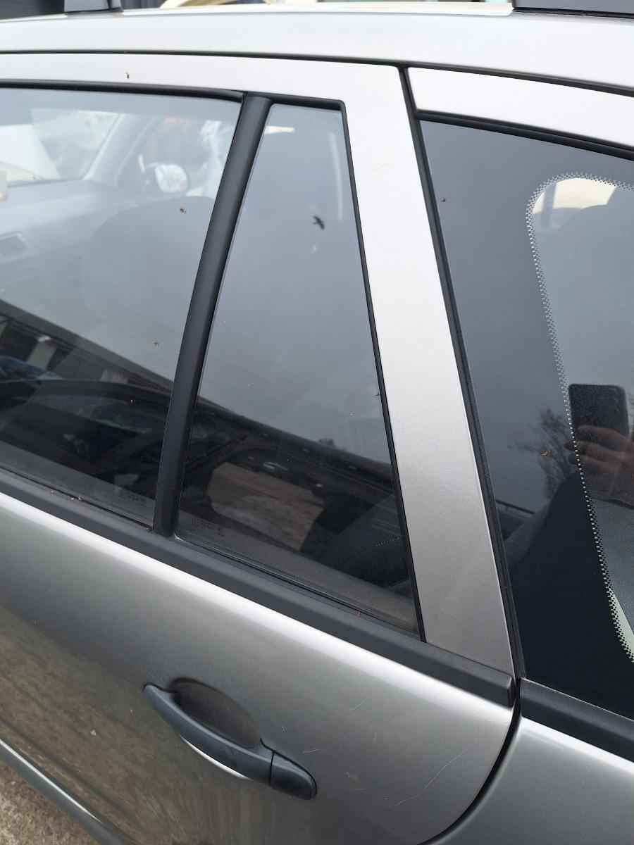 Geam pivotant portiera spate stanga SKODA FABIA Combi 6Y5 2000 - 2007 1.2 1.2 1.2 AZQ, BME