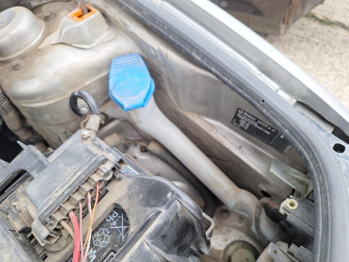 Vas/rezervor lichid de spalare parbriz SKODA FABIA Combi 6Y5 2000 - 2007 1.2 1.2 1.2 AZQ, BME