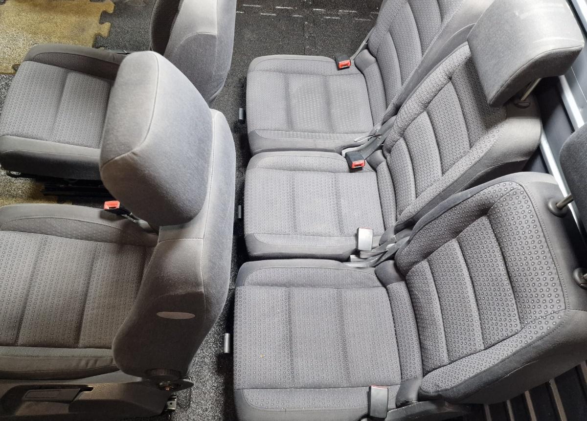 Interior complet (scaune fata cu incalzire) VOLKSWAGEN TOURAN 1T1, 1T2 2003 - 2010 1.9 TDI BKC, BLS, BXE 1K4881106GA