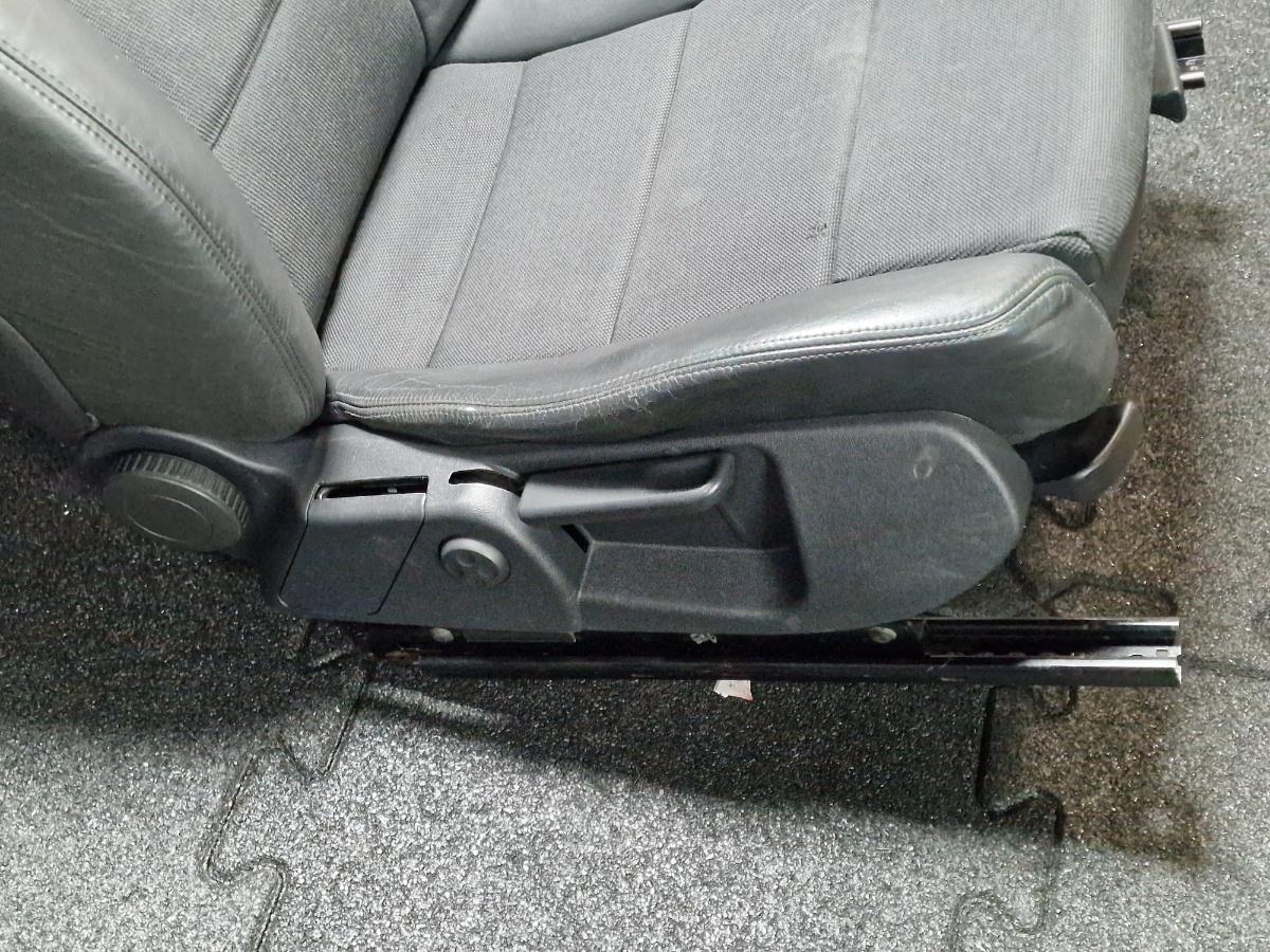 Scaun piele cu alcantara S line dreapta fata AUDI A6 III Avant 4F5, C6 2005 - 2011 4F081106A