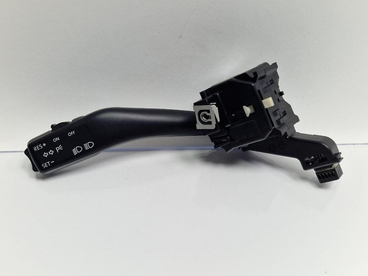 Maneta semnalizare VOLKSWAGEN TOURAN 1T1, 1T2 2003 - 2010 1.9 TDI BKC, BLS, BXE 1K0953513A