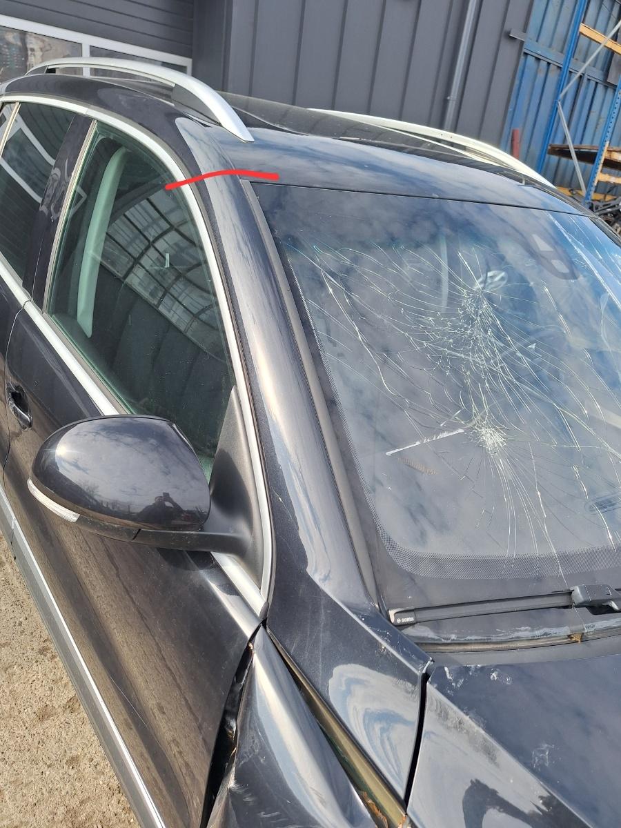 Montant stalp A caroserie fata dreapta VOLKSWAGEN TIGUAN 5N_ 2010 - 2015 , FACELIFT 2.0 TDI CFFB