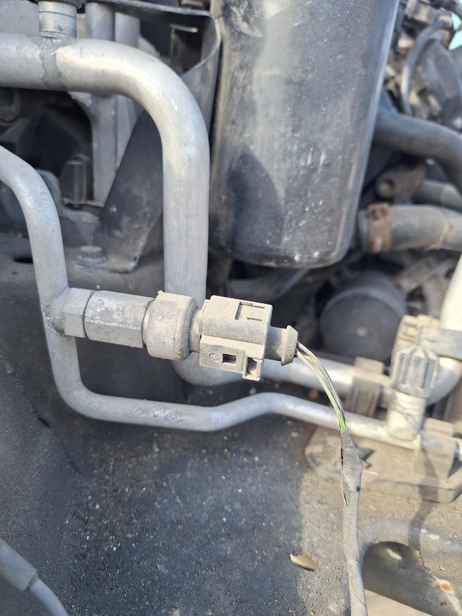 Senzor de presiune aer conditionat (AC) VOLKSWAGEN TIGUAN 5N_ 2007 -> 2.0 TDI CBAB, CFFB