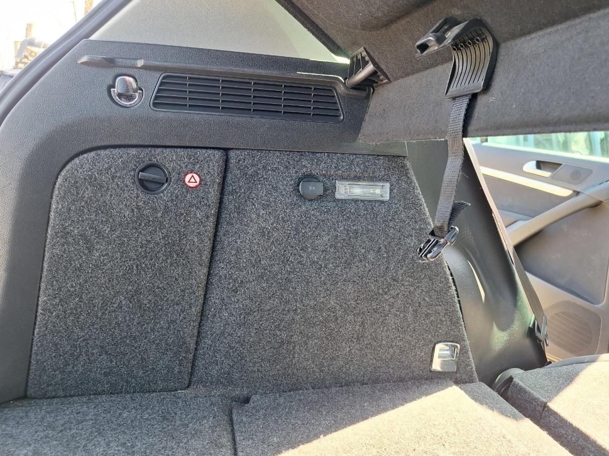 Panou capitonaj lateral portbagaj stanga VOLKSWAGEN TIGUAN 5N_ Facelift 2011- 2015 2.0 CFFB