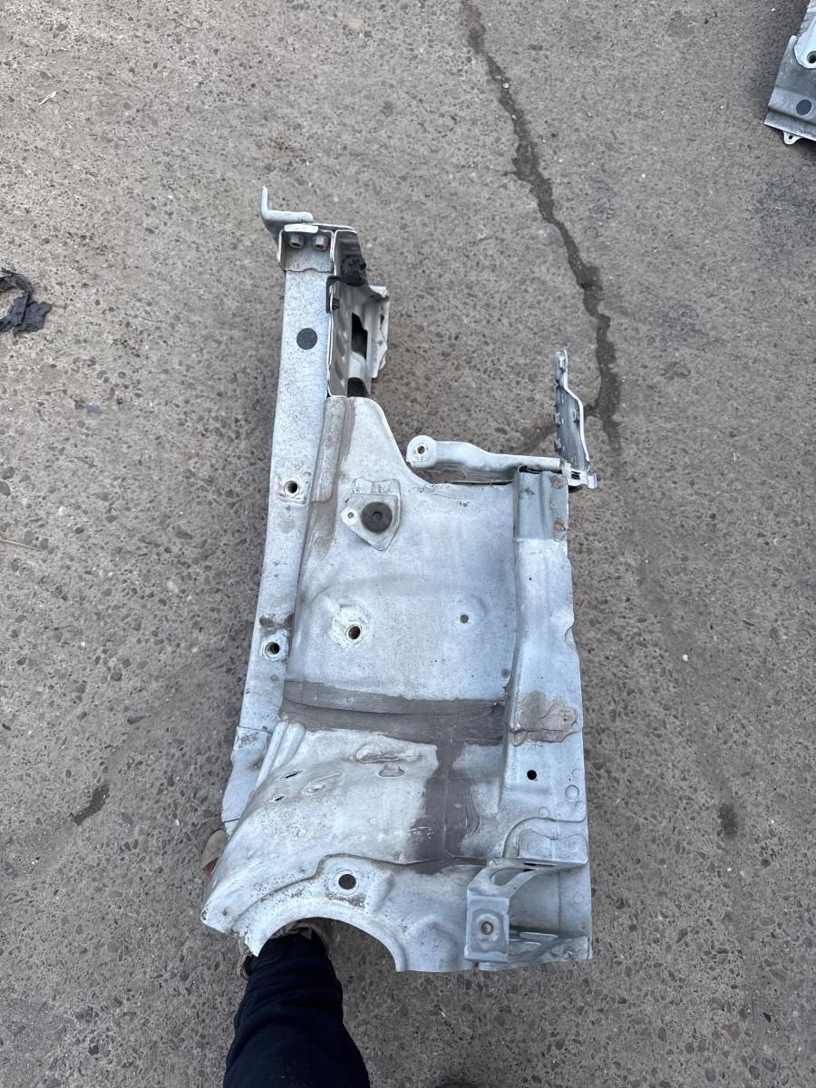 Semi-aripa cu lonjeron fata stanga TOYOTA PRIUS _W3_ 2008 - 2016
