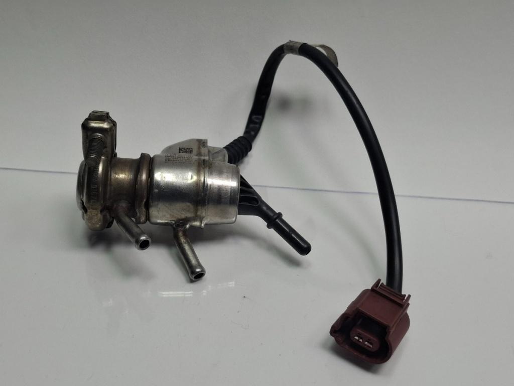 Injector AdBlue VOLKSWAGEN CADDY IV Box SAA, SAH 2015 -> TDI CUUF, DFSC, DFSF, VOLKSWAGEN CADDY IV Estate SAB, SAJ 2015 -> 2.0 TDI CUUD, DFSD 04L131113R