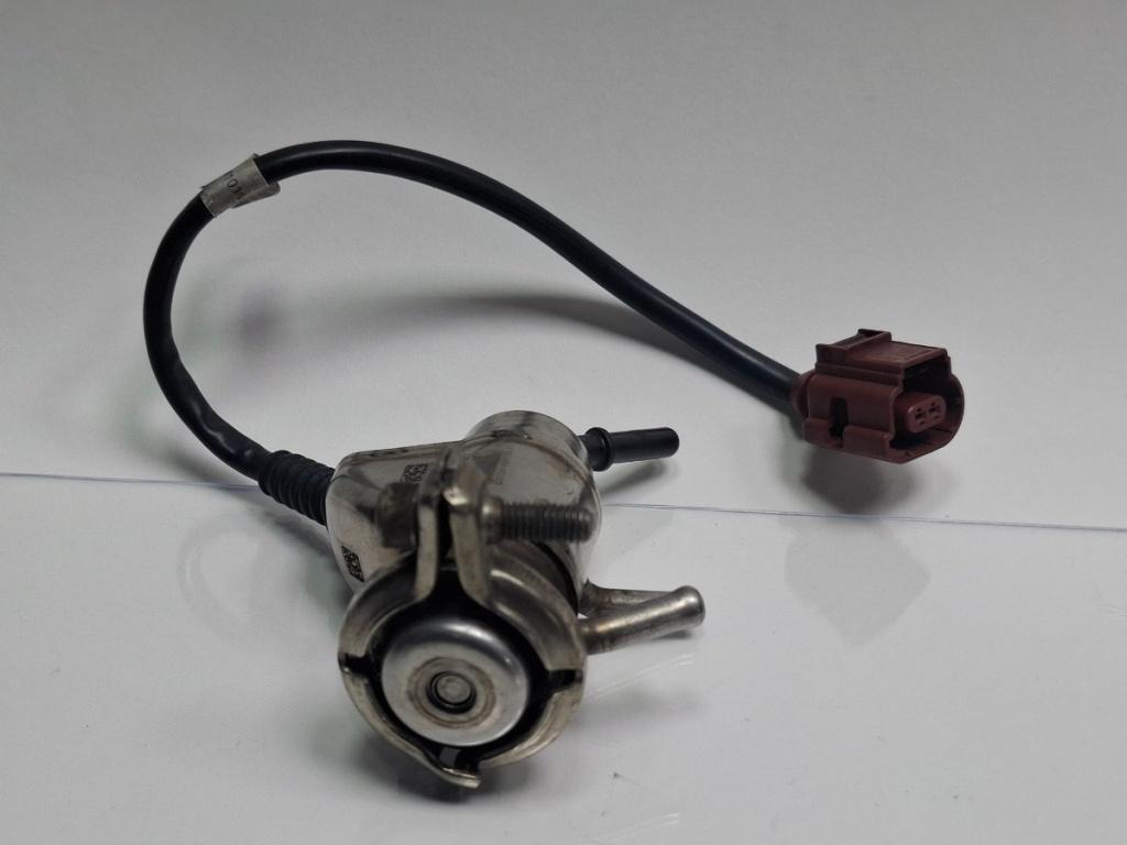 Injector AdBlue VOLKSWAGEN CADDY IV Box SAA, SAH 2015 -> TDI CUUF, DFSC, DFSF, VOLKSWAGEN CADDY IV Estate SAB, SAJ 2015 -> 2.0 TDI CUUD, DFSD 04L131113R
