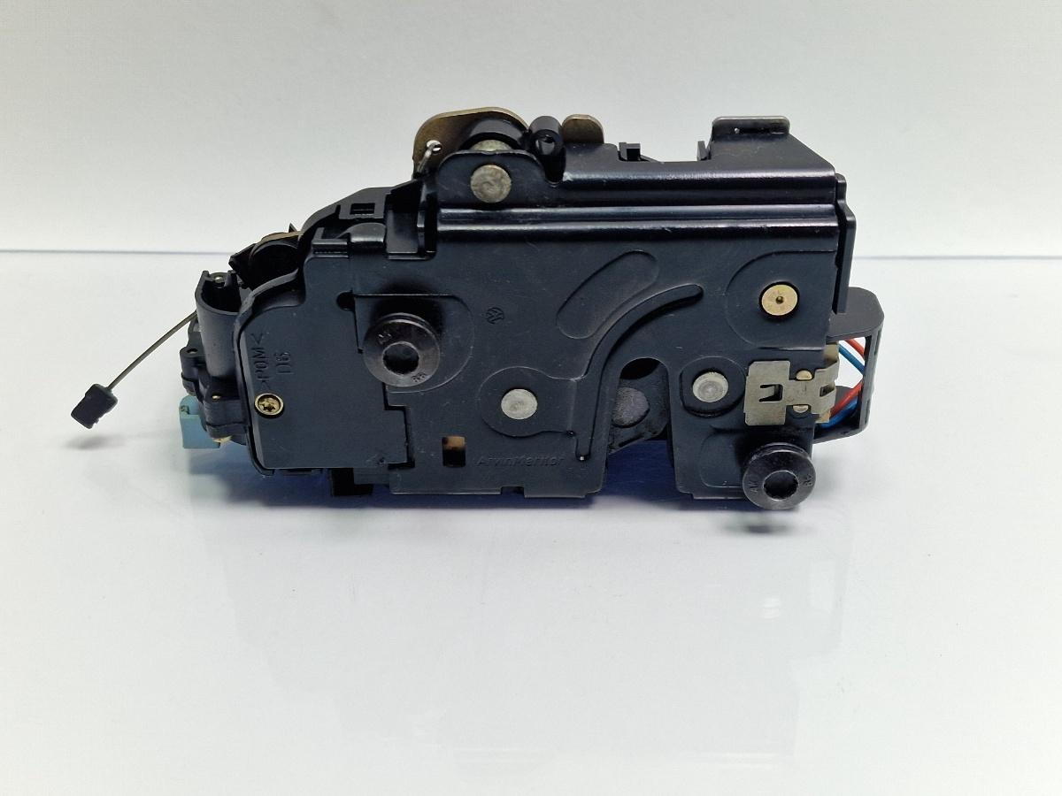 Broasca usa dreapta fata VOLKSWAGEN TOURAN 1T1, 1T2 2003 - 2010 1.9 TDI BKC, BLS, BXE 3D1837016