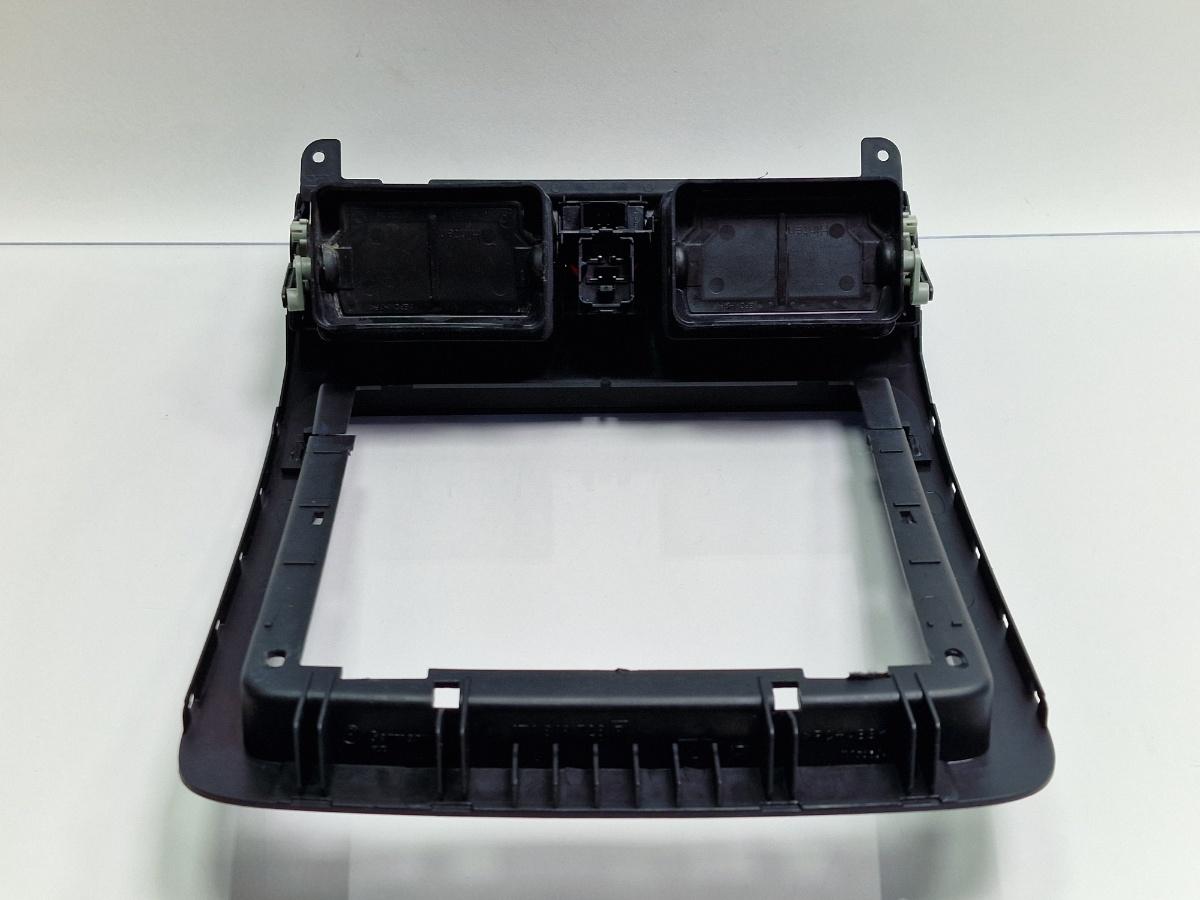 Grila ventilatie bord centrala VOLKSWAGEN TOURAN 1T1, 1T2 2003 - 2010 1.9 TDI BKC, BLS, BXE 1T1819728B