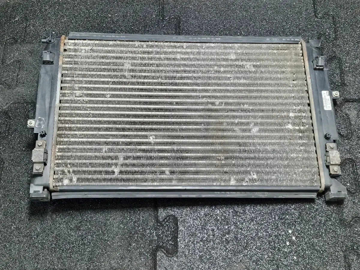 Radiator lichid de racire AUDI A4 Avant 8D5, B5 1994 - 2001 1.6 1.6 1.6 ALZ 8D0121251BA