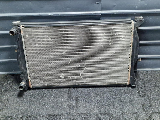 Radiator lichid de racire AUDI A4 Avant 8D5, B5 1994 - 2001 1.6 1.6 1.6 ALZ 8D0121251BA