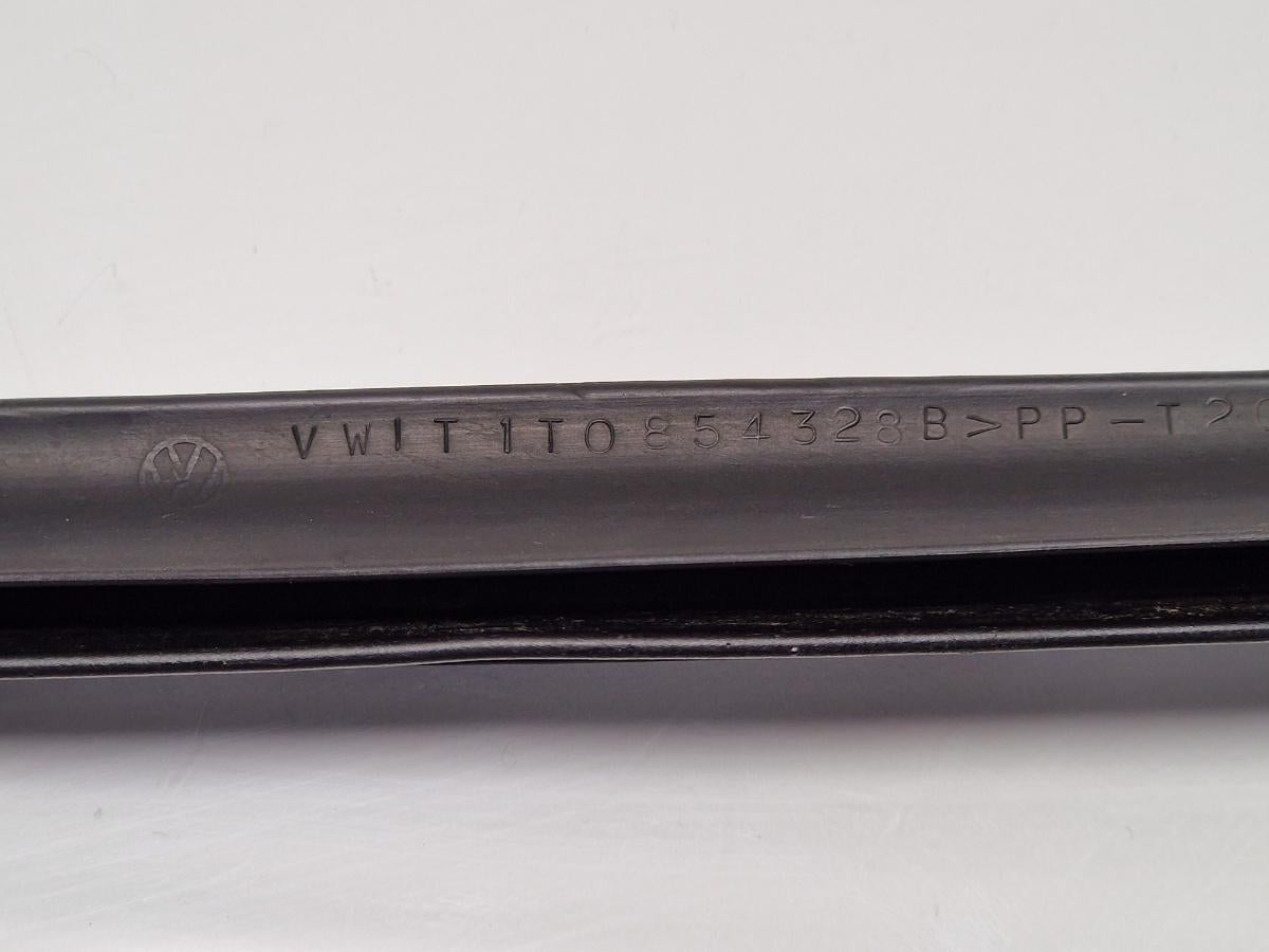 Cheder parbriz dreapta VOLKSWAGEN TOURAN 1T1, 1T2 2003 - 2010 1.9 TDI BKC, BLS, BXE 1T0854328B