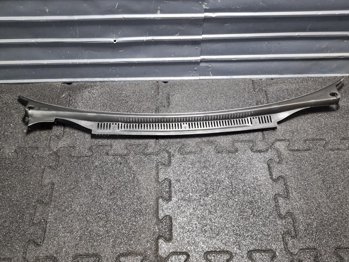 Grila stergatoare VOLKSWAGEN TOURAN 1T1, 1T2 2003 - 2010 1.9 TDI BKC, BLS, BXE 1T0819403