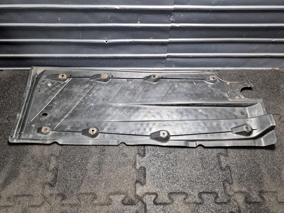 Scut caroserie stanga VOLKSWAGEN TOURAN 1T1, 1T2 2003 - 2010 1.9 TDI BKC, BLS, BXE 1K0825201S