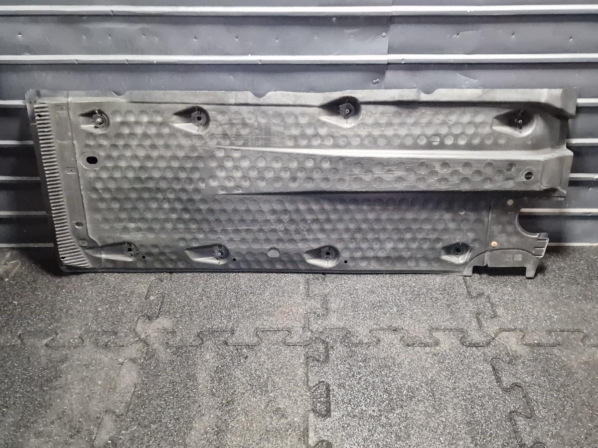 Scut caroserie stanga VOLKSWAGEN TOURAN 1T1, 1T2 2003 - 2010 1.9 TDI BKC, BLS, BXE 1K0825201S