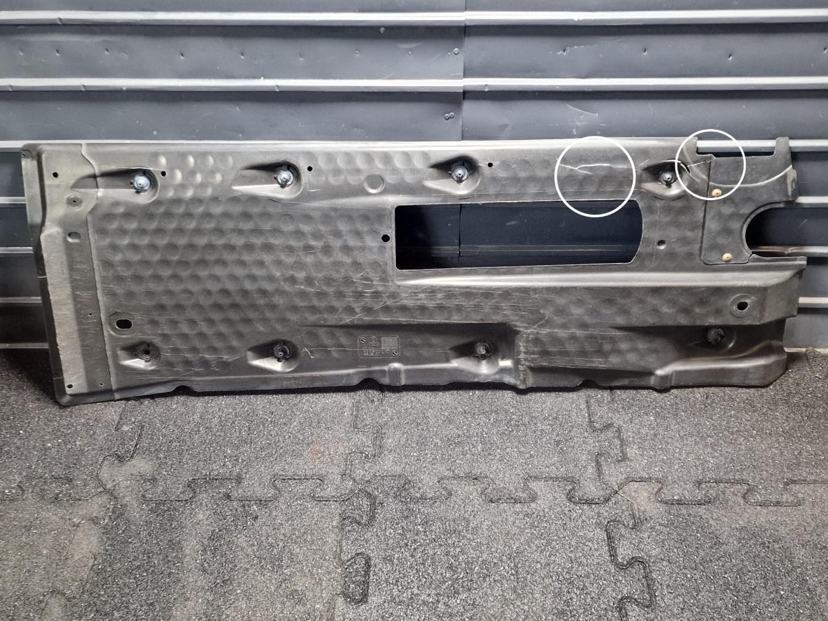 Scut caroserie dreapta VOLKSWAGEN TOURAN 1T1, 1T2 2003 - 2010 1.9 TDI BKC, BLS, BXE 1K0825212L