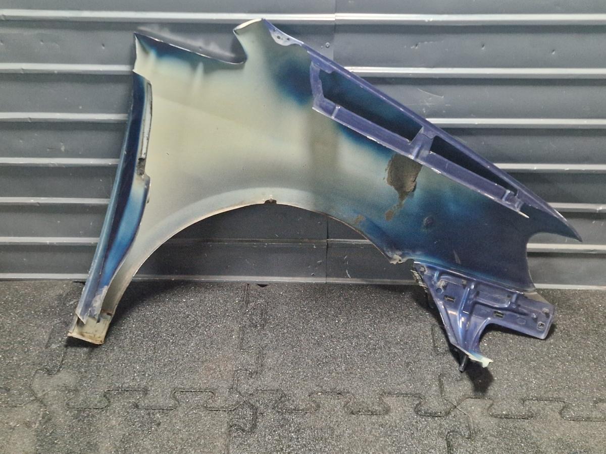 Aripa stanga fata VOLKSWAGEN TOURAN 1T1 2003 - 2006 albastru LB5N 1T0821215C
