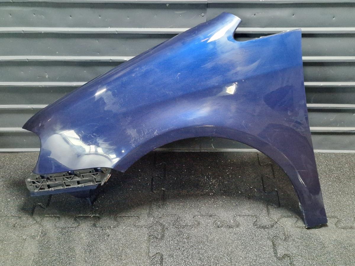 Aripa stanga fata VOLKSWAGEN TOURAN 1T1 2003 - 2006 albastru LB5N 1T0821215C