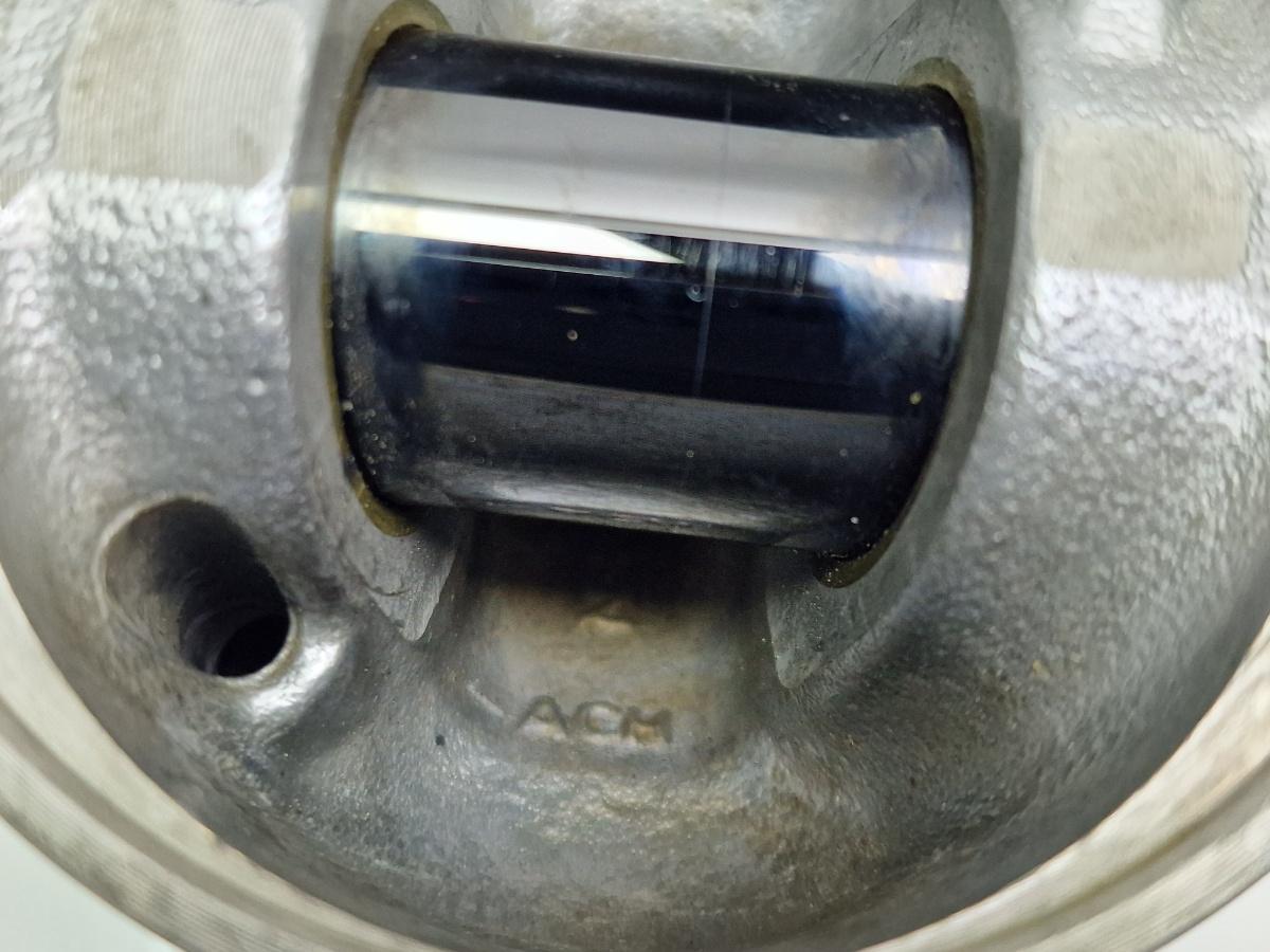 Piston VOLKSWAGEN PASSAT Variant 3G5 2014 -> 2.0 TDI CRLB 04L107065A