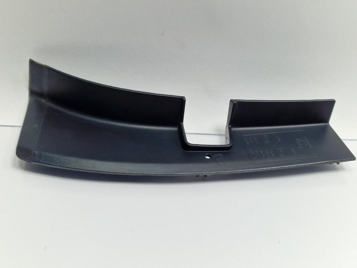 Ornament stop stanga SKODA OCTAVIA Combi 5E5 2012 -> 2.0 TDI CKFC, CRMB, CYKA 5E9945311