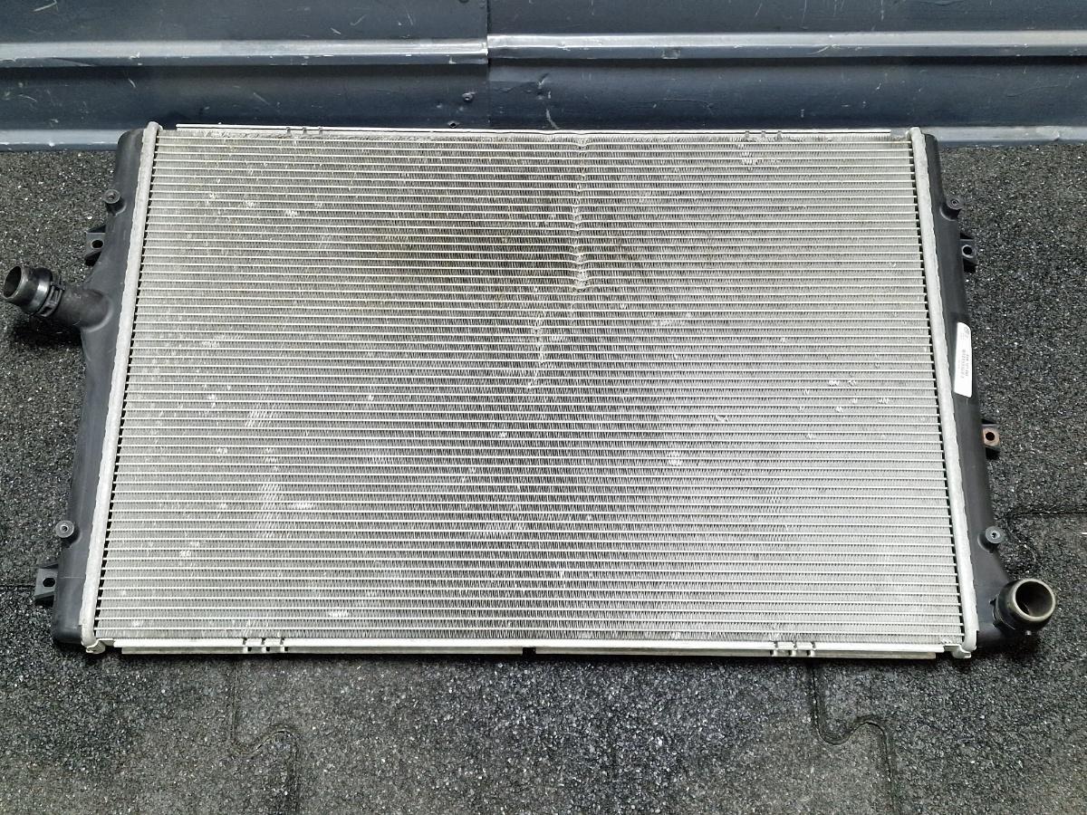 Radiator apa VOLKSWAGEN PASSAT Variant 3C5 2005 - 2011 1.6 TDI CAYC 3AA121253