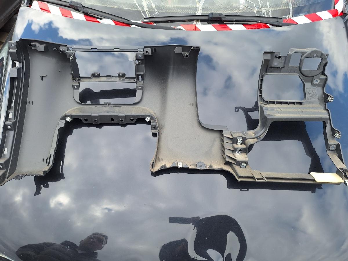 Panou ornamental inferior panou de bord stanga VOLKSWAGEN TIGUAN 5N_ 2007 -> 2.0 TDI CBAB, CFFB 5M1857005S