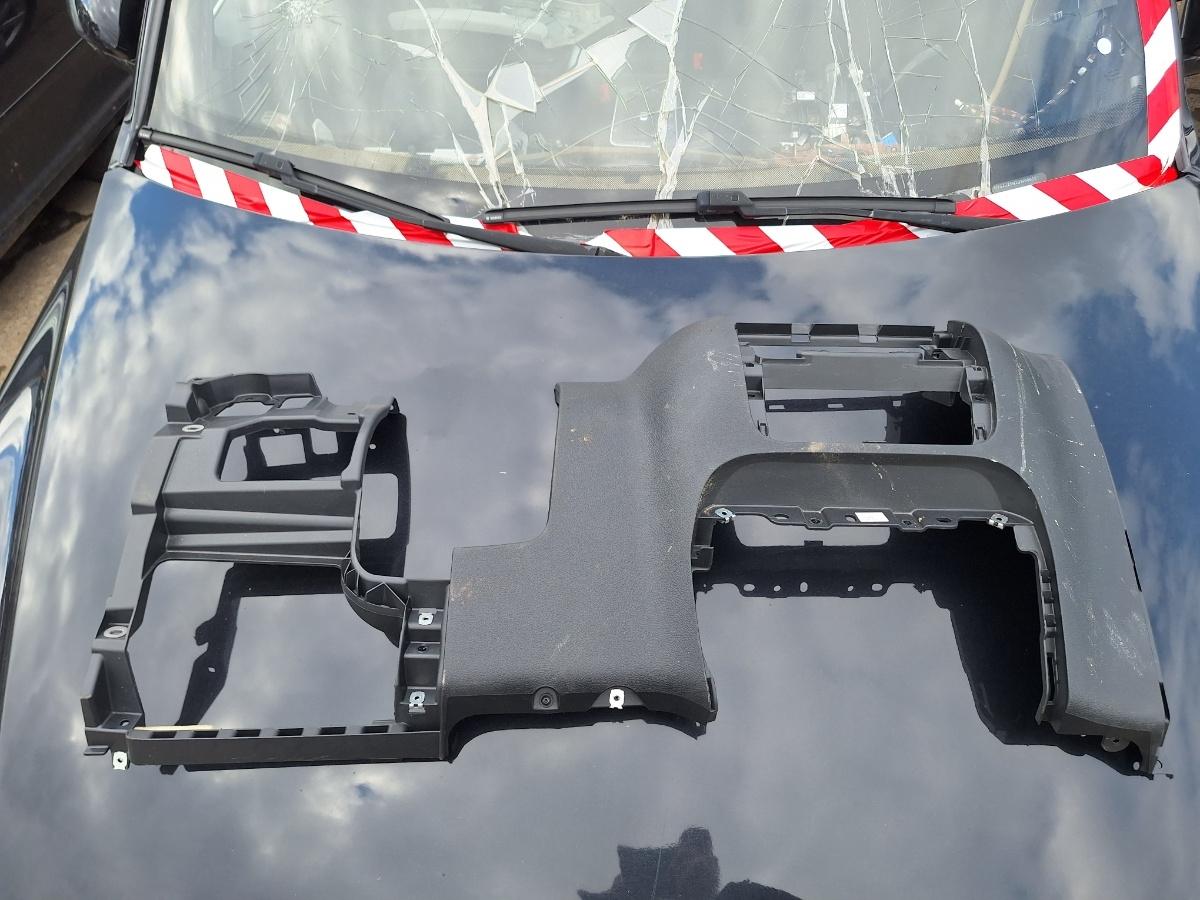 Panou ornamental inferior panou de bord stanga VOLKSWAGEN TIGUAN 5N_ 2007 -> 2.0 TDI CBAB, CFFB 5M1857005S