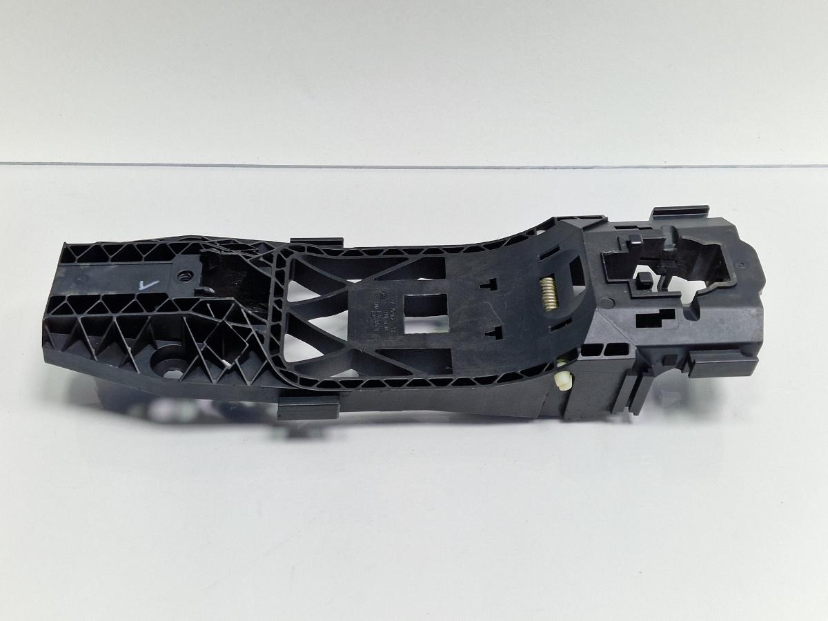 Suport maner exteriror usa VOLKSWAGEN JETTA IV 162, 163, AV3, AV2 2009 -> 1.2 TSI CBZB 5N0837885H
